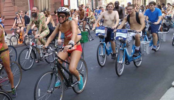 画像あり 裸祭りがアメリカにも 3000人が集まった世界裸自転車ライド 日本の魅力を再発見 黄金の国ジパング